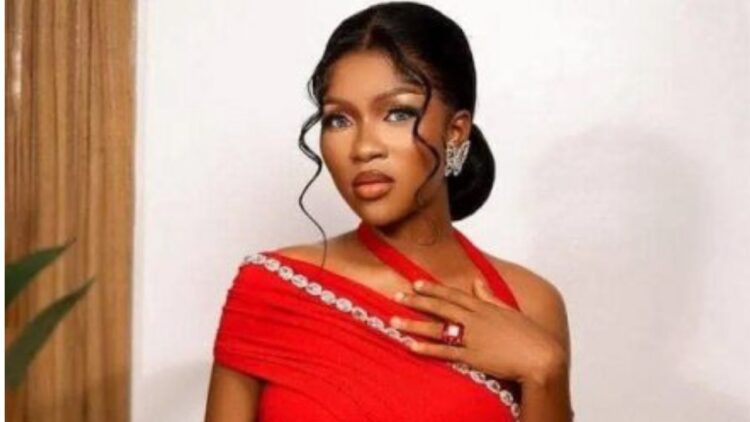 Red Bold Finance YouTube Thumbnail – 2025-09-01T070552.363