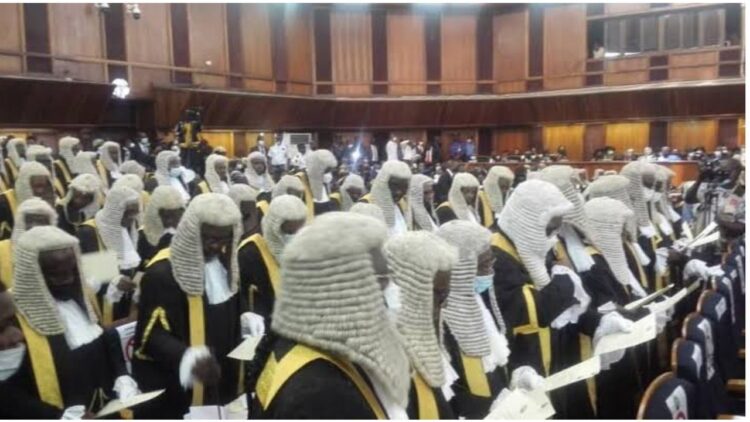 Red Bold Finance YouTube Thumbnail – 2025-09-01T083014.846